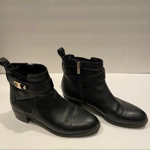 Isaac Mizrahi Womens Black Pebble Leather Booties Size 7M